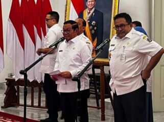 Gubernur DKI Jakarta Pramono Anung saat memberikan keterangan kepada awak media di Balaikota Jakarta . (Foto: Bloomberg Technoz)