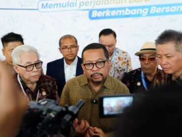 Kepala Staf Kepresidenan Muhammad Qodari saat memberi keterangan kepada awak media. (Foto : Ist)