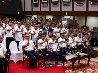 Wali Kota  Jakarta Pusat Arifin saat menghadiri town hall meeting. (Foto: Kominfotik Jakpus)