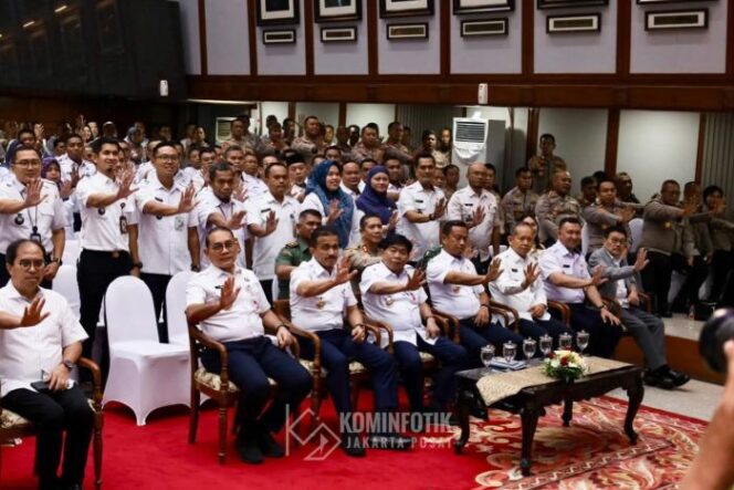 
					Wali Kota  Jakarta Pusat Arifin saat menghadiri town hall meeting. (Foto: Kominfotik Jakpus)