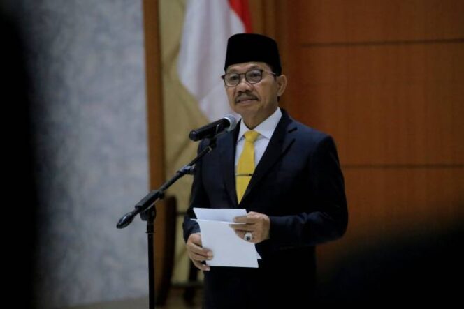 
					Wali Kota Tangerang, H. Sachrudin saat melantik 61 Pejabat Pemkot Tangerang. (Foto: Istimewa)