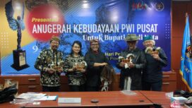 Dewan Juri Anugerah Kebudayaan PWI Pusat. (Foto 