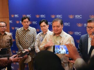 Menko Perekonomian Airlangga Hartarto saat meberikan keterangan kepada awak media. (Foto : Humas Kemenko Perekonomian)