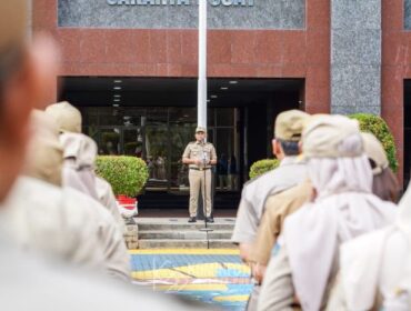 Wali Kota Arifin saat memimpin apel hari pertama tahun 2026. (Foto : Kominfotik Jakpus)