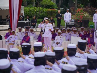 Kepala Bakamla RI Laksdya TNI Dr. Irvansyah, S.H saat memimpin Apel Hut Bakamla RI ke 20. (Foto : Puspen RI)
