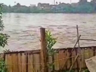 Kondisi debit air di dekat pintu air 10 Tangerang. (Foto: Istimewa)