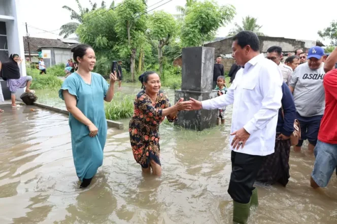 
					Pastikan Bantuan Logistik Terpenuhi, Bupati Maesyal Sambangi Lokasi Banjir di Rajeg