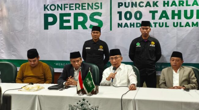 Ketua Umum Pengurus Besar Nahdlatul Ulama (PBNU) KH Yahya Cholil Staquf (Gus Yahya) saat memberikan keterangan kepada wartawan dalam konferensi pers Harla NU ke-100. (Foto: PBNU)