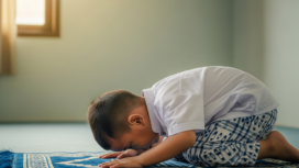 Ilustrasi anak kecil sedang menjalankan sholat. (Foto: AI)