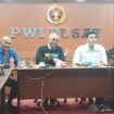 Ketua PWI Pusat Akhamad munir (tengah). (Foto: PWI Pusat)