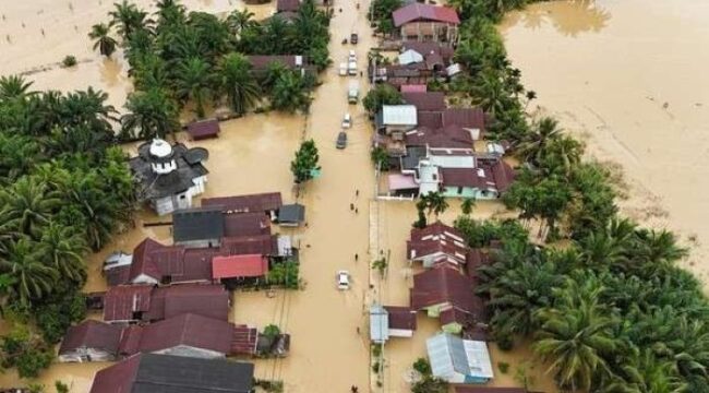 Ilustrasi Bencana banir bandang akibat rusaknya lingkungan . (Foto :RRi)
