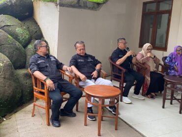 Ketua  PWI Jaya Lesit B Handoyo Saat menberikan sambutan dalam acara Silaturahmi IKWI Jaya dan Pusat. (Foto: PWI)