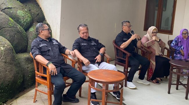 Ketua  PWI Jaya Lesit B Handoyo Saat menberikan sambutan dalam acara Silaturahmi IKWI Jaya dan Pusat. (Foto: PWI)