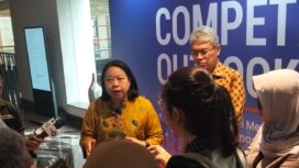 Komisioner KPPU Eugenia Mardanugraha saat memberikan keterangan kepada awak media. (Foto/ Sirhan Jejaknarasi.)