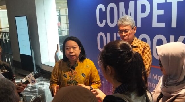 Komisioner KPPU Eugenia Mardanugraha saat memberikan keterangan kepada awak media. (Foto/ Sirhan Jejaknarasi.)