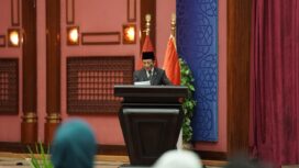 Menteri Agama Nasaruddin Umar saat menberikan sambutam di acara Seminar Internasional Fikih Lingkungan (Ekoteologi) di Al-Azhar Conference Center, Kairo, Mesir.. (Foto : Humas Kemenag)