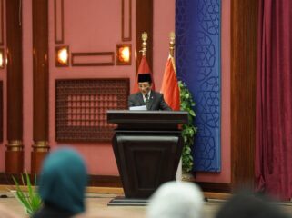 Menteri Agama Nasaruddin Umar saat menberikan sambutam di acara Seminar Internasional Fikih Lingkungan (Ekoteologi) di Al-Azhar Conference Center, Kairo, Mesir.. (Foto : Humas Kemenag)