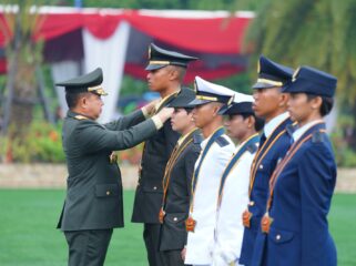 Panglima TNI Jenderal  Agus Subiyanto saat melantik  260 Perwira Prajurit Karier (Pa PK) TNI Program Khusus (Progsus) Tahun Anggaran 2026. (foto: Puspen TNI)