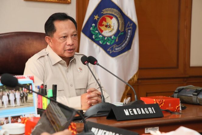 
					Menteri Dalam Negeri (Mendagri) Muhammad Tito Karnavian sekaligus Ketua Satuan Tugas (Satgas) Percepatan Rehabilitasi dan Rekonstruksi Pascabencana Sumatra. (Foto: Kemendagri)