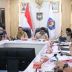 Menteri Dalam Negeri (Mendagri) selaku Ketua Satuan Tugas (Kasatgas) Percepatan Rehabilitasi dan Rekonstruksi Pascabencana Sumatera Muhammad Tito Karnavian saat bmemimpin Rapat Koordinasi (Rakor) . (Foto: Puspen Kemendagri)