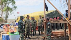 akil Panglima TNI (Wapang TNI) Jenderal TNI Tandyo Budi R  saat melaksanakan kunjungan kerja ke wilayah Kabupaten Aceh Tamiang, Provinsi Aceh, (Foto: Puspen TNI)