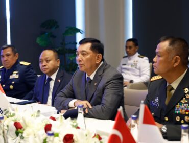 Wakil Panglima TNI Jenderal TNI Tandyo Budi R. saat mendampingi Menteri Pertahanan Republik Indonesia (Menhan RI) Sjafrie Sjamsoeddin mengawali rangkaian kunjungan kerja di Turki. (Foto: Puspen TNI)