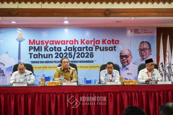 
					Wakil Wali (Wawali) Kota Administrasi Jakarta Pusat Eric PZ Lumbun (Tengah) saat membuka Musyawarah Kerja Kota (Mukerko) PMI, di Ruang Serbaguna Utama, Selasa (13/1/2026). (Foto : Kominfotik Jakpus)