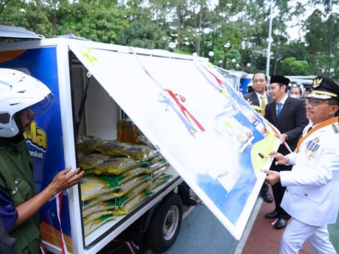 
					Wali Kota Sacrudin Resmi Luncurkan Bentor Pangan di HUT Ke 33 Kota Tangerang