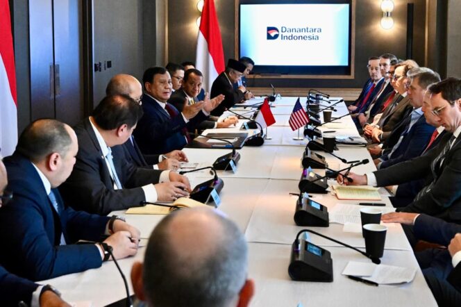 
					Presiden Prabowo Subianto saat menerima 12 pimpina perusahaan di Washington DC. (Foto; Seskab/BPMI)