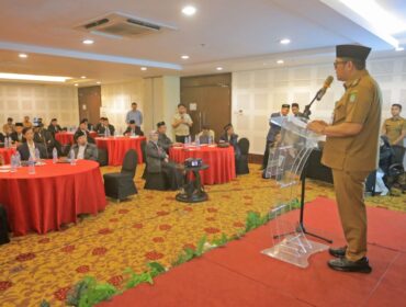 Wakil Wali Kota Tangerang, H. Maryono, saat memberi pengarahan dalam pelepasan 20 dai ambassador. (Foto: Istimewa)