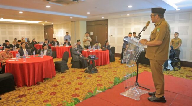 Wakil Wali Kota Tangerang, H. Maryono, saat memberi pengarahan dalam pelepasan 20 dai ambassador. (Foto: Istimewa)