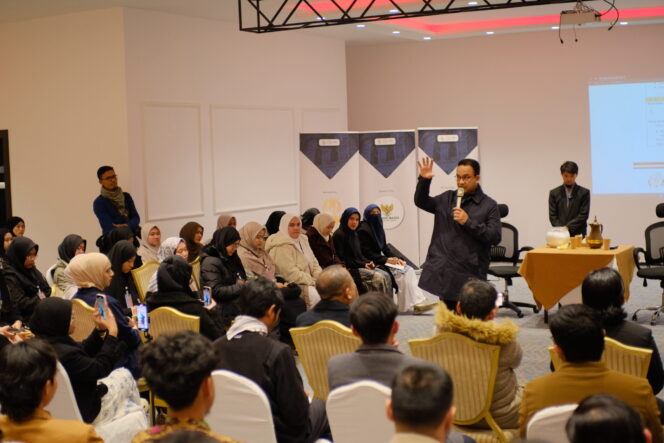 
					Mantan Gubernur Jakarta, Anies Baswedan saat jadi pembicara seminar Irbid Expo 2025 (Foto: Istimewa)