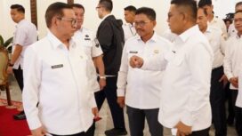 Wali Kota Tangerang, Sachrudin bersama Gubernur Banten dan Bupati Tangerang saat berdialog dengan Gubernur DKI Jakarta