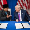 Presiden Prabowo Subianto Bersama Presiden Amerika Serikat Donald Trump usai penandatanganan Kerjasama. (Foto: Seskab/BPMI)