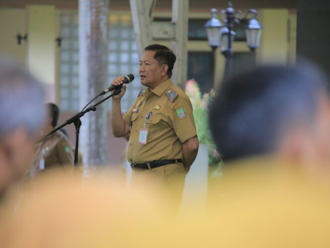 
					Sekretaris Daerah (Sekda) Kota Tangerang, Herman Suwarman saat memberikan pengarahan. (Foto: Istimewa)