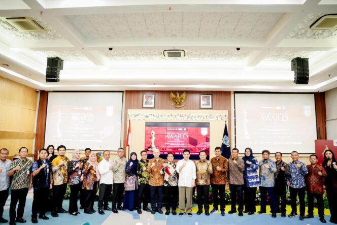 
					Di HUT Koran Tangerang Raya, Wagub Dimyati Apresiasi Peran Wartawan sebagai Cahaya Informasi