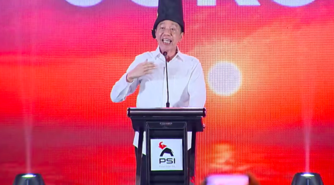 Mantan Presiden Joko Widodo (Jokowi) saat membakar semangat kader PSI. (Foto: PSI)