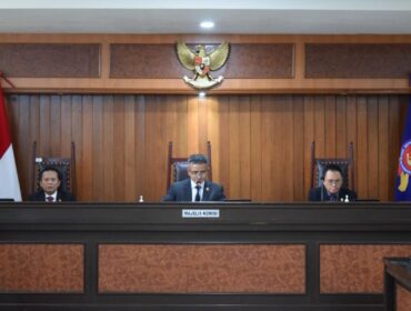 Ketua Majelis Komisi Moh. Noor Rofieq saat memimpin jalannya persidangan. (Foto: Humas KPPU)