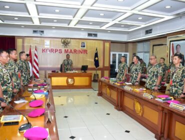 Kepala Staf Korps Marinir (Kas Kormar) Mayor Jenderal TNI (Mar) Suherlan saat memimpin pembukaan Rapat Koordinasi Teknis Operasi Korps Marinir (Rakornisops Kormar) Tahun 2026. (Foto : Humas Korps Marinir)