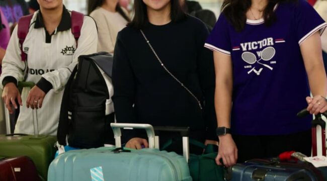 Tim Bulutangkis Putri Indonesia saat tiba di London Inggris. (Foto: PBSI)