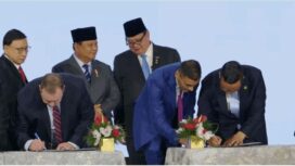 Presiden Prabowo Subianto dan Menteri Koordinator Perekonomian Airlangga Hartarto saat menjadi saksi penandatanganan MoU Indonesia- Amerika Serika di Washington DC. (Foto: Humas Kemenko Perekonomian)
