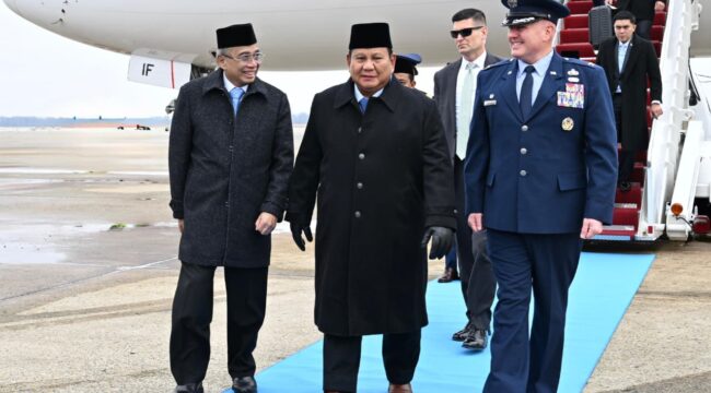 Presiden Prabowo Subianto saat tiba di Amerika Serikat (Foto: Seskab/BPMI)