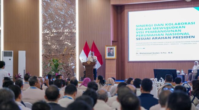 Kepala Staf Kepresidenan (Kastaf) Muhammad Qodari saat hadir di Forum Peningkatan Integritas Pejabat di Lingkungan Kementerian PKP, Minggu (1/2/2026).
(Foto : KSP) 