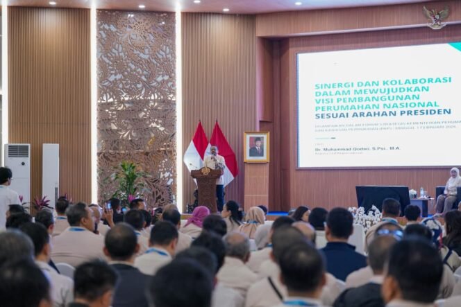 Kepala Staf Kepresidenan (Kastaf) Muhammad Qodari saat hadir di Forum Peningkatan Integritas Pejabat di Lingkungan Kementerian PKP, Minggu (1/2/2026).
(Foto : KSP) 