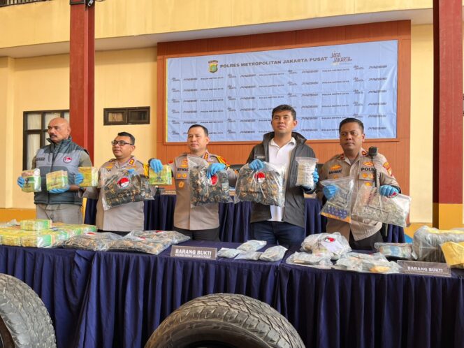 
					Jelang Lebaran, Polisi Ungkap Peredaran 26,7 Kg Sabu Jaringan Medan-Jakarta