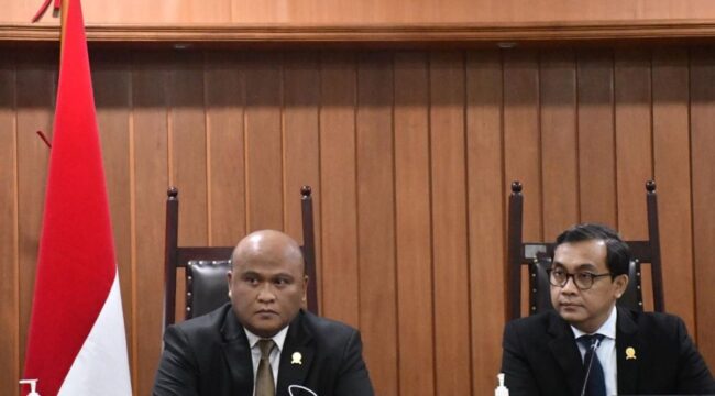 Ketua Majelis Mohammad Reza saat memimpin sidang. (Foto: KPPU)