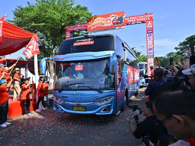 
					Keseruan Mudik Gratis Alfamidi: 1.250 Pemudik Pulang Kampung Naik Bus, Mobil, dan Pesawat