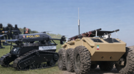 Robot Tank Polri vs Robot Perang Militer Iran, Mana Lebih Unggul?