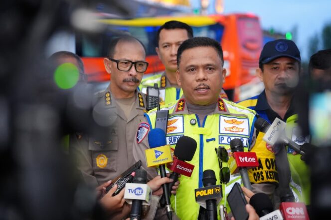 
					Kepala Korps Lalu Lintas (Kakorlantas) Polri Irjen Pol. Drs. Agus Suryonugroho S.H., M.Hum saat meberikan keterangan kerpada awak media. (Foto: ist)
