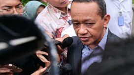 Menteri ESDM Bahlil Lahadalia saat  memberikan keterangan kepada awak media usai dipenggil Presiden Prabowo. (Foto: BPMI)
